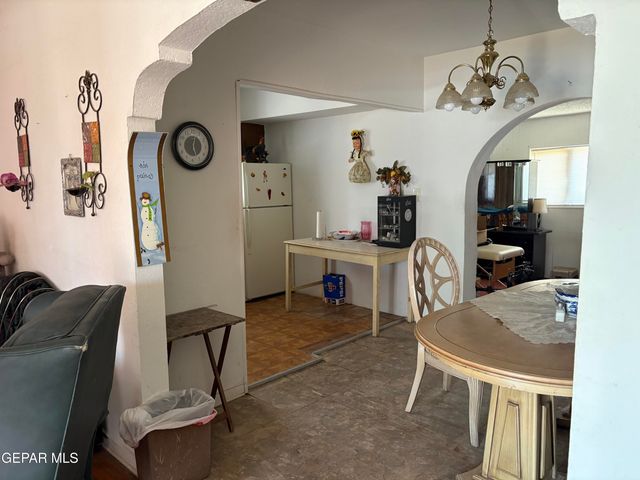 7079 CANARY, El Paso, TX 79915