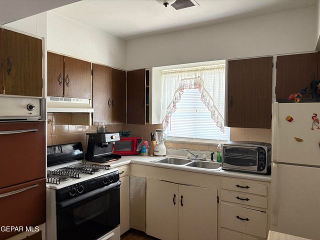 7079 CANARY, El Paso, TX 79915