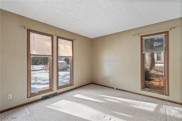 1324 Trares Road, Mogadore, OH 44260