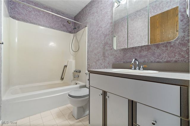 1324 Trares Road, Mogadore, OH 44260