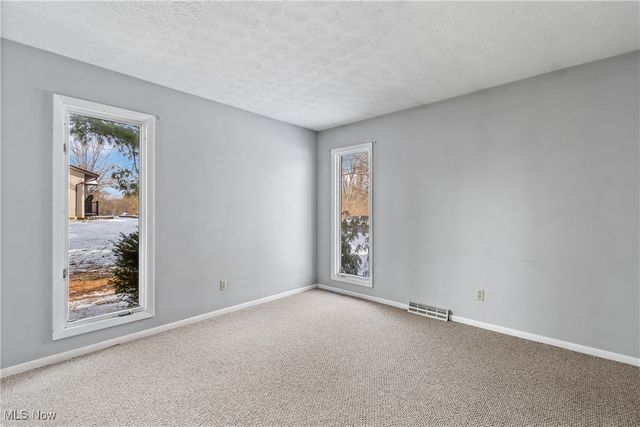 1324 Trares Road, Mogadore, OH 44260