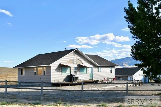 22 Sagebrush Avenue, Salmon, ID 83467