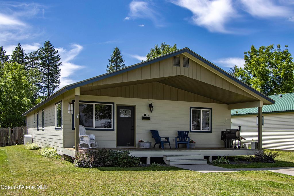 1011 Cedar Street, Sandpoint, ID 83864