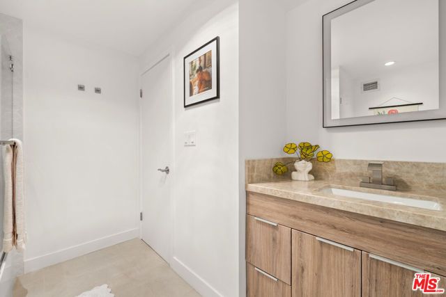 2170 Century Parkway 2107, Los Angeles, CA 90067