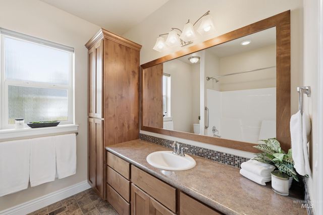 816 E Tallinn St., Meridian, ID 83646