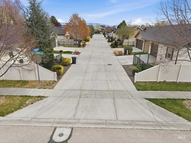 816 E Tallinn St., Meridian, ID 83646