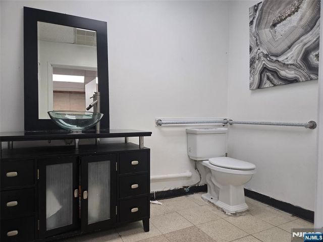 859 Clifton Avenue, Clifton, NJ 07013