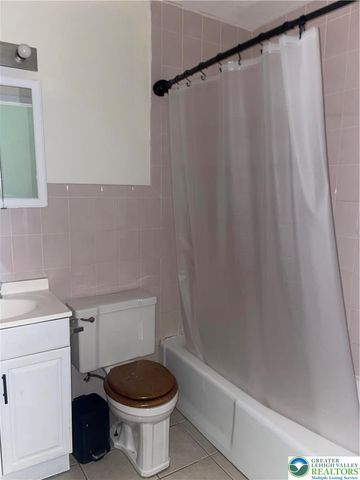 4429 Steuben Road 206, Lower Nazareth Twp, PA 18020