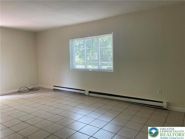 4429 Steuben Road 206, Lower Nazareth Twp, PA 18020