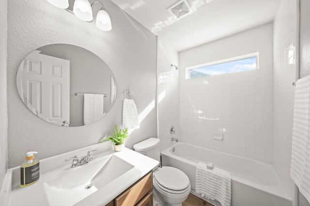 2306 Emerald Stone Court, Pearland, TX 77581