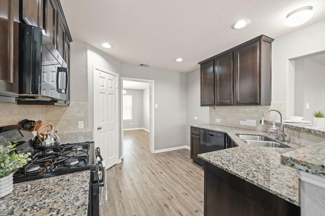 2306 Emerald Stone Court, Pearland, TX 77581