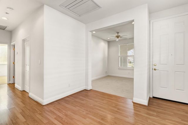 16 Ellerton Pl, Sacramento, CA 95835