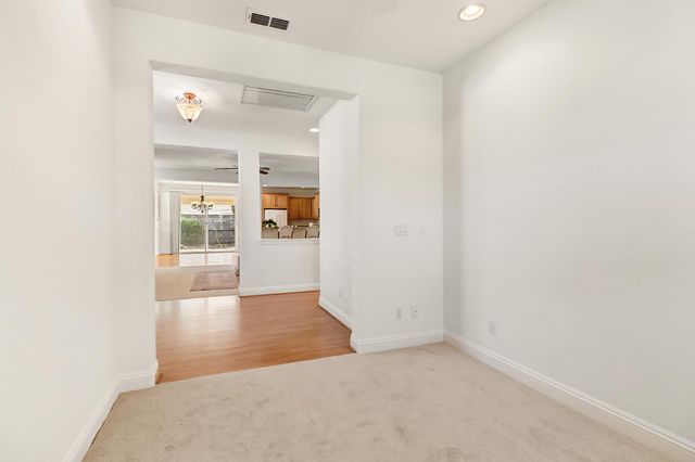 16 Ellerton Pl, Sacramento, CA 95835