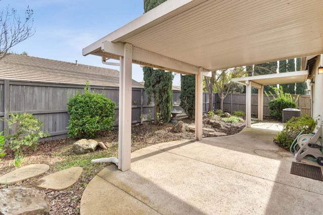 16 Ellerton Pl, Sacramento, CA 95835