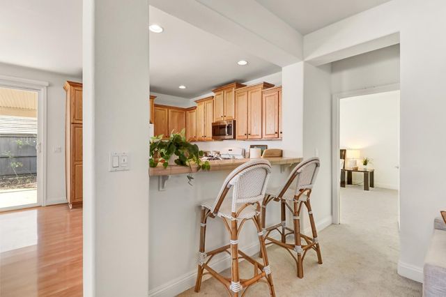 16 Ellerton Pl, Sacramento, CA 95835