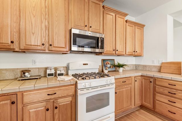 16 Ellerton Pl, Sacramento, CA 95835