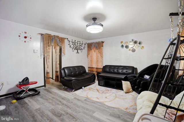 350 ELMHURST AVE, Sellersville, PA 18960