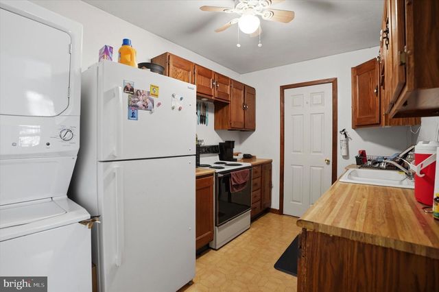 350 ELMHURST AVE, Sellersville, PA 18960