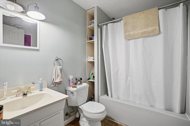 350 ELMHURST AVE, Sellersville, PA 18960