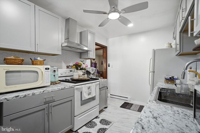 350 ELMHURST AVE, Sellersville, PA 18960