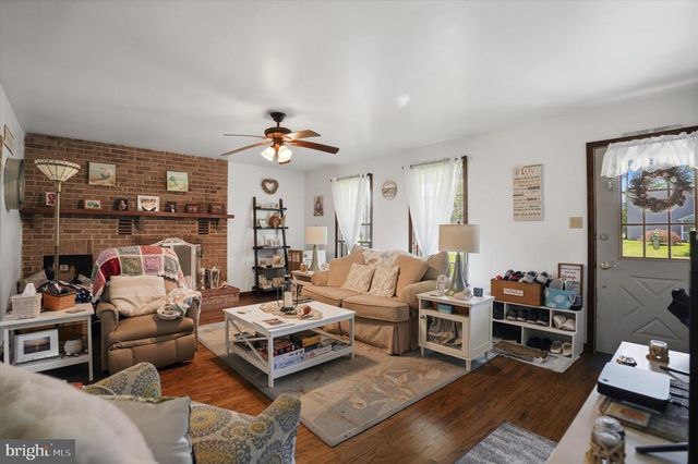 350 ELMHURST AVE, Sellersville, PA 18960