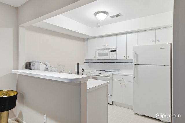 4302 Sabal Pointe Drive SE, Grand Rapids, MI 49546