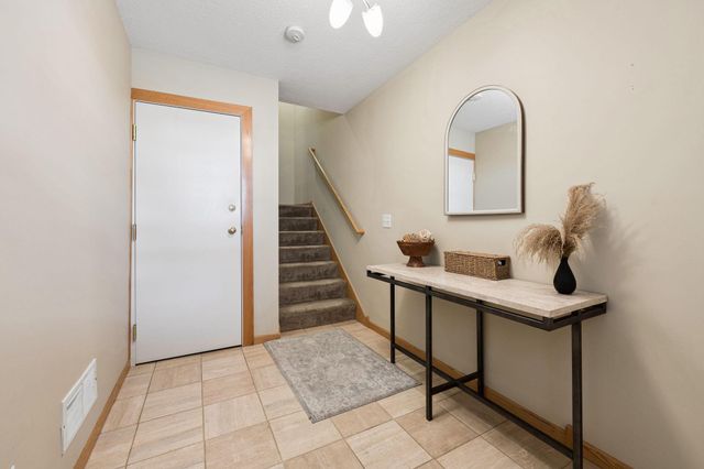 18265 Kerrville Trail 309, Lakeville, MN 55044