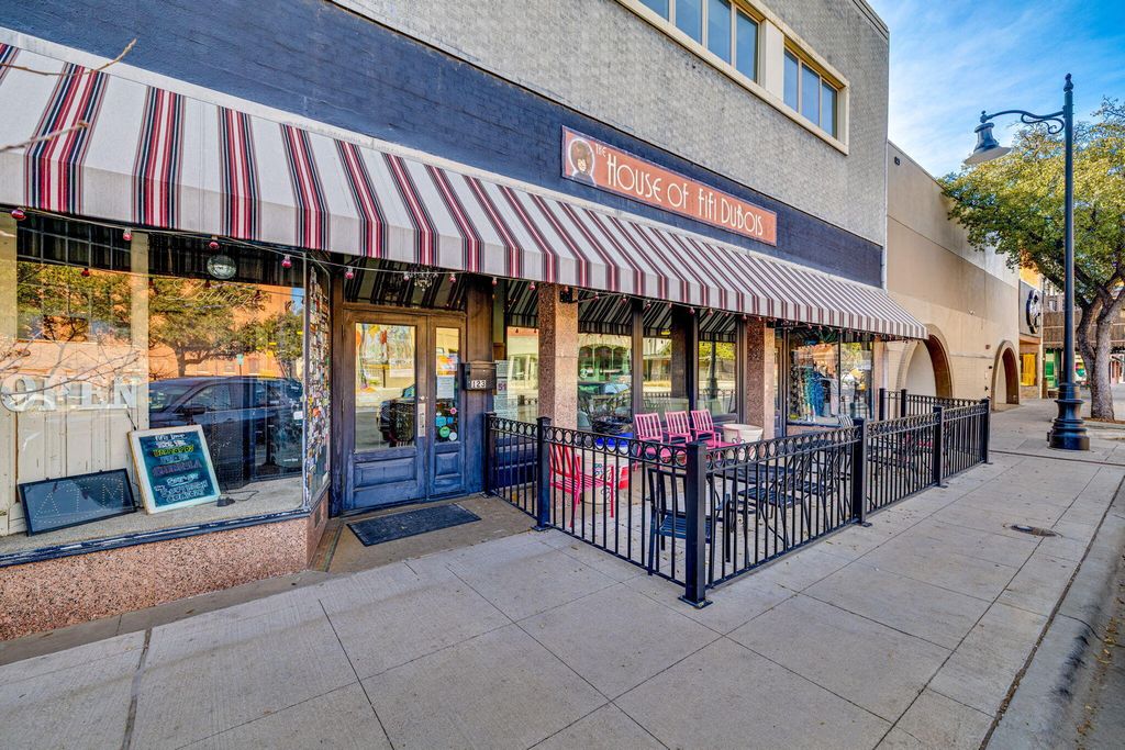 Image 1 of property listing at 123 S Chadbourne Street, San Angelo, TX 76903