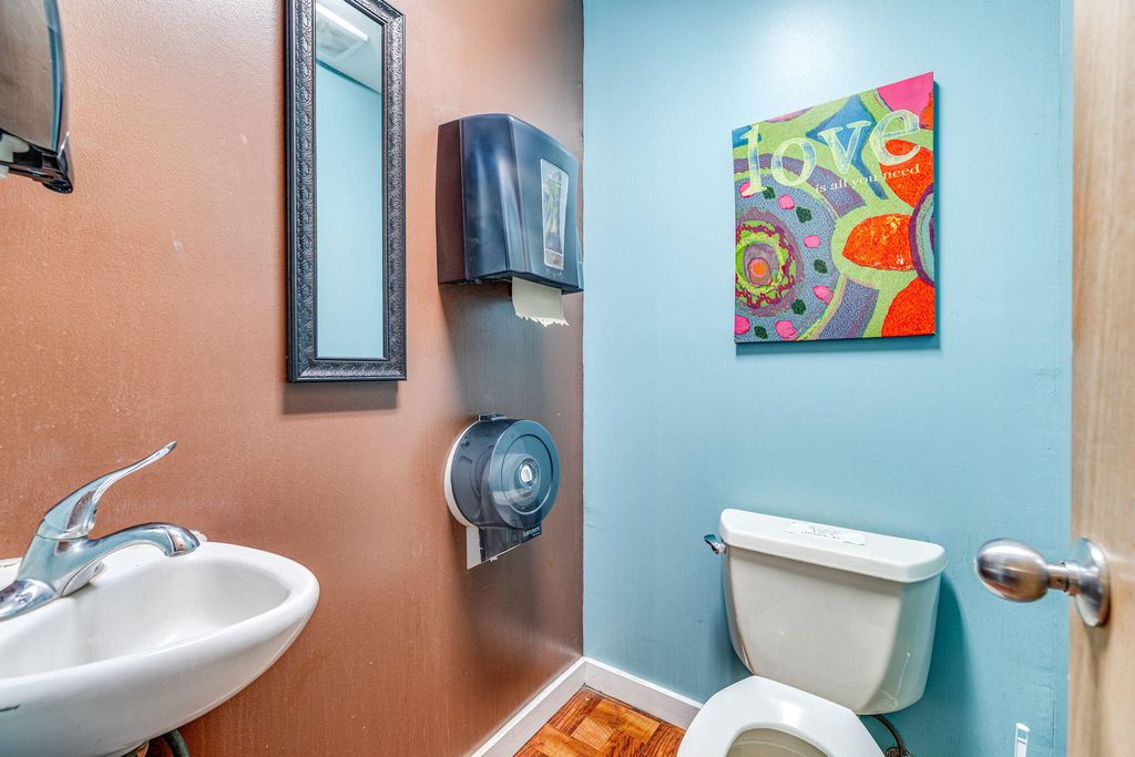 Image 14 of property listing at 123 S Chadbourne Street, San Angelo, TX 76903