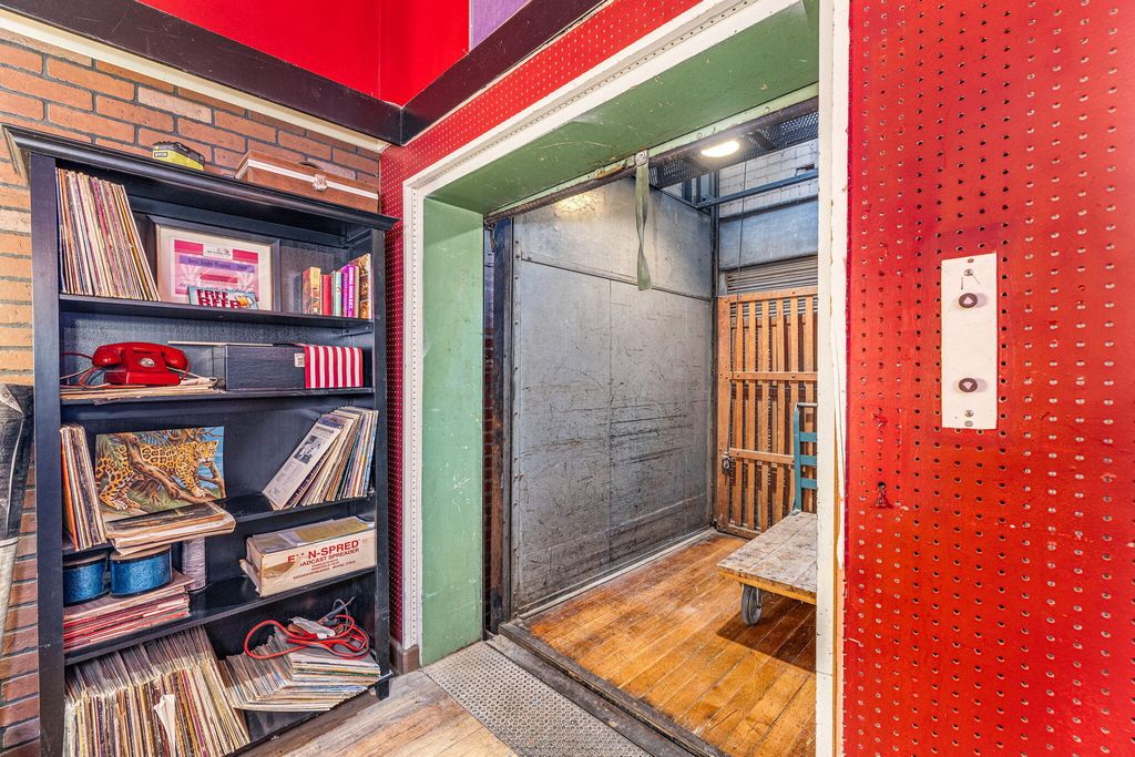 Image 26 of property listing at 123 S Chadbourne Street, San Angelo, TX 76903