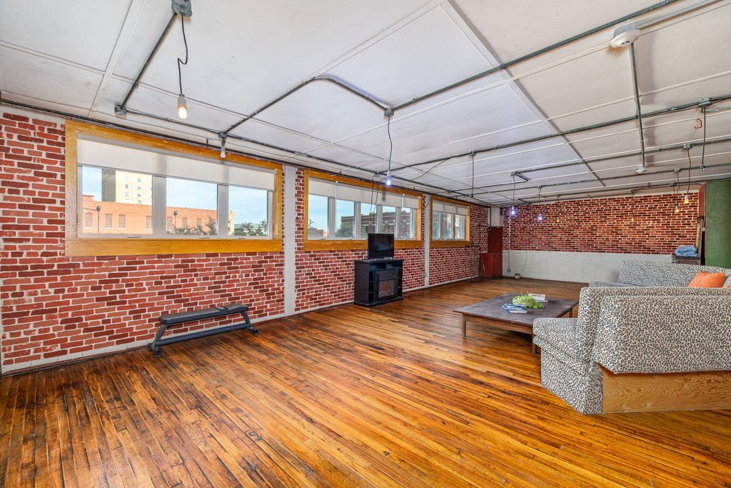 Image 32 of property listing at 123 S Chadbourne Street, San Angelo, TX 76903