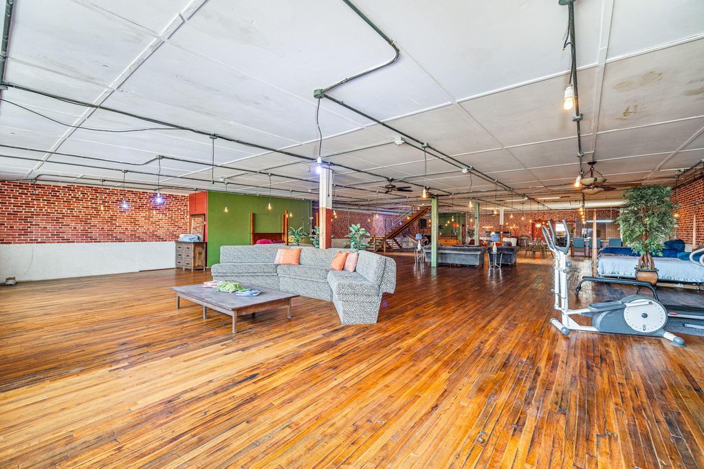 Image 33 of property listing at 123 S Chadbourne Street, San Angelo, TX 76903