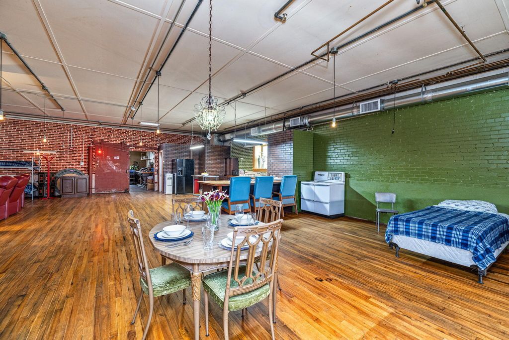 Image 34 of property listing at 123 S Chadbourne Street, San Angelo, TX 76903