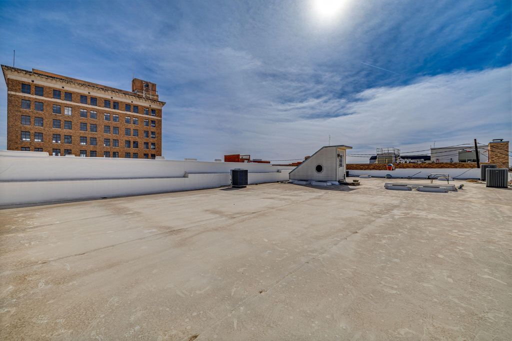 Image 38 of property listing at 123 S Chadbourne Street, San Angelo, TX 76903