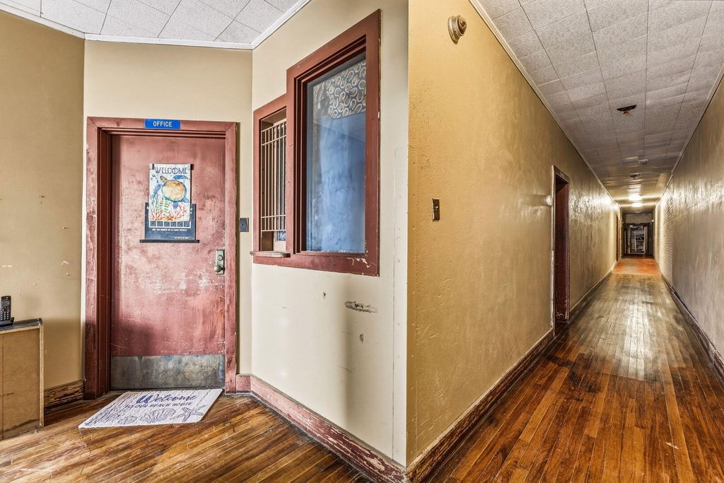 Image 41 of property listing at 123 S Chadbourne Street, San Angelo, TX 76903