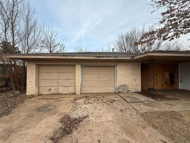 5924 N College Street, Warr Acres, OK 73122