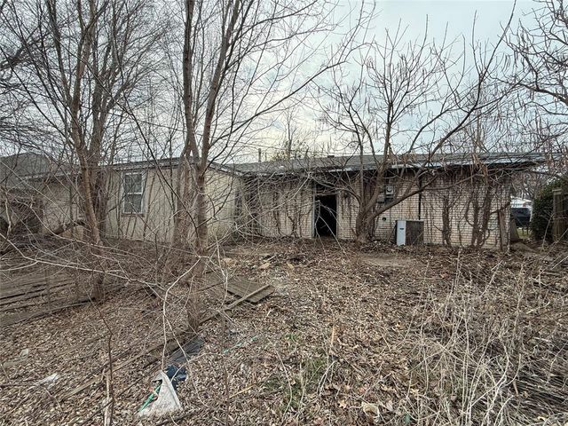 5924 N College Street, Warr Acres, OK 73122