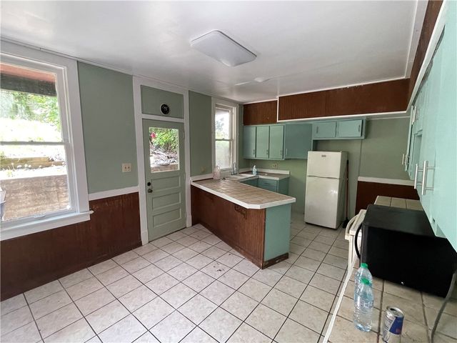 827 Lincoln, Charleroi Boro, PA 15022