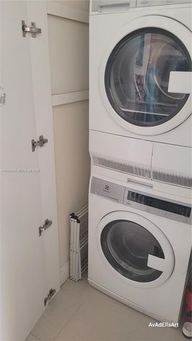 17125 N Bay Rd 3505, Sunny Isles Beach, FL 33160