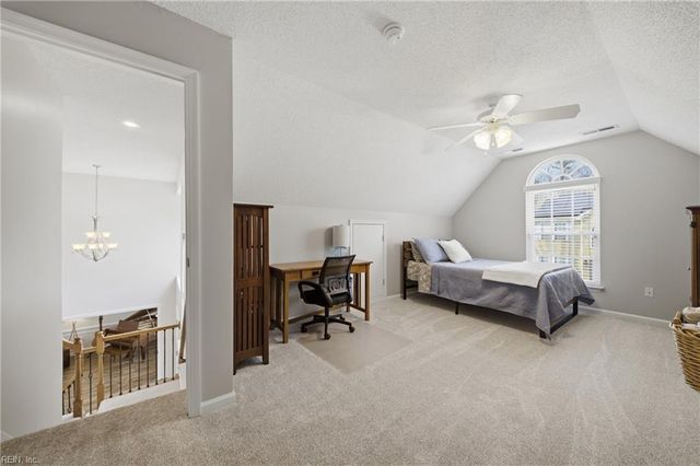 270 Carawan LN, Chesapeake, VA 23322