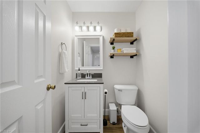 270 Carawan LN, Chesapeake, VA 23322