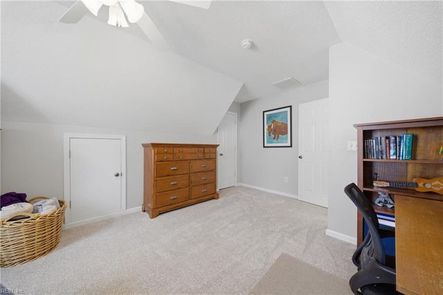 270 Carawan LN, Chesapeake, VA 23322