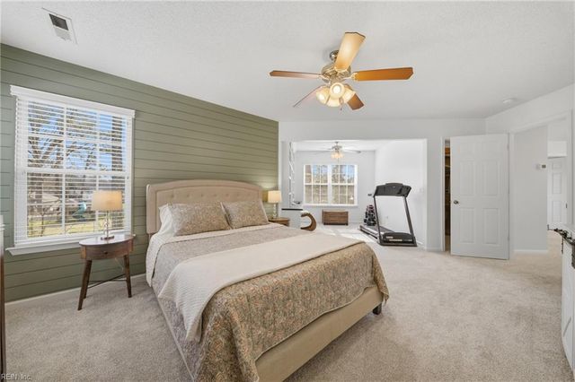 270 Carawan LN, Chesapeake, VA 23322