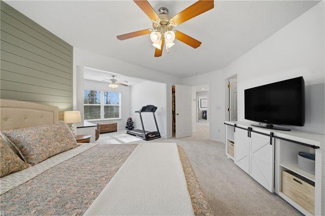 270 Carawan LN, Chesapeake, VA 23322