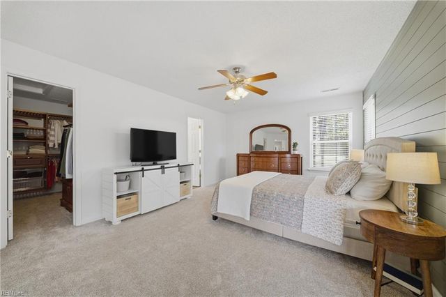 270 Carawan LN, Chesapeake, VA 23322