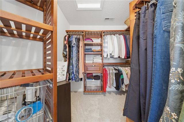 270 Carawan LN, Chesapeake, VA 23322