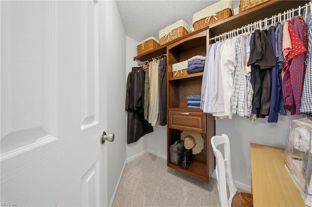 270 Carawan LN, Chesapeake, VA 23322