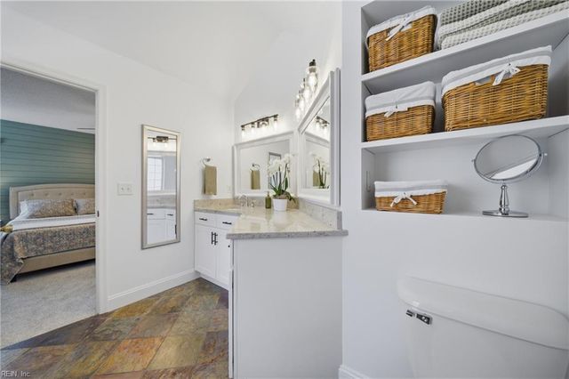 270 Carawan LN, Chesapeake, VA 23322