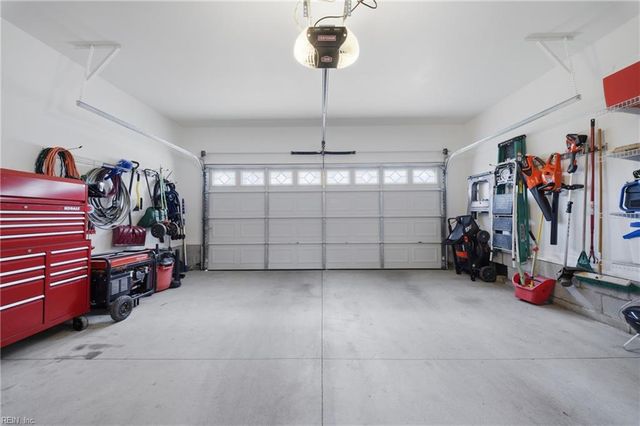 270 Carawan LN, Chesapeake, VA 23322