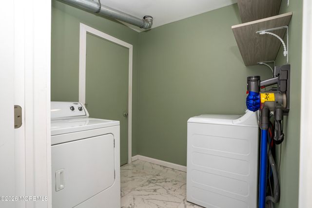 29 Maple Street, Middletown, NJ 07758